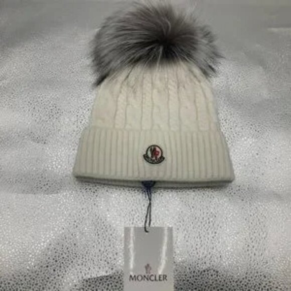 Moncler Women's Cream Hat with Gray Pom-Pom - Picture 1 of 1